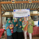 PENGUATAN KAPASITAS UMKM MELALUI PELATIHAN MERANGKAI HAND BOUQUET SEBAGAI PRODUK KREATIF DI DESA SOBOKERTO, BOYOLALI